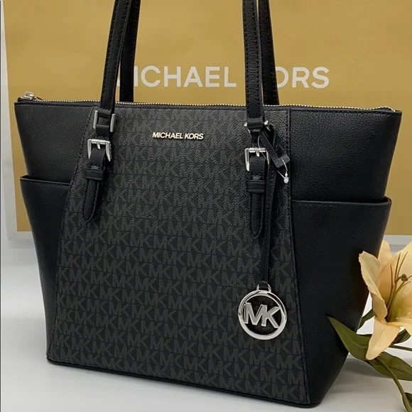 MICHAEL KORS CHARLOTTE LARGE TOP ZIP TOTE Black